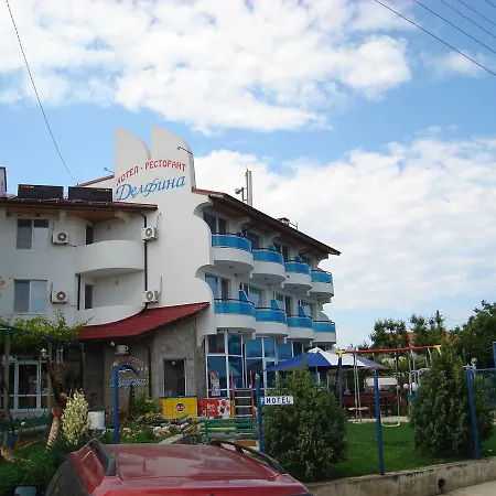 Dolphin Family Hotel *